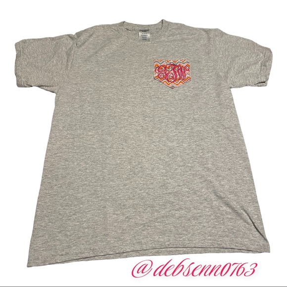 Does anyone have the initials (gTw) I have a  lot 9 Shirts and 1 Dress, all $50. - Picture 5 of 11